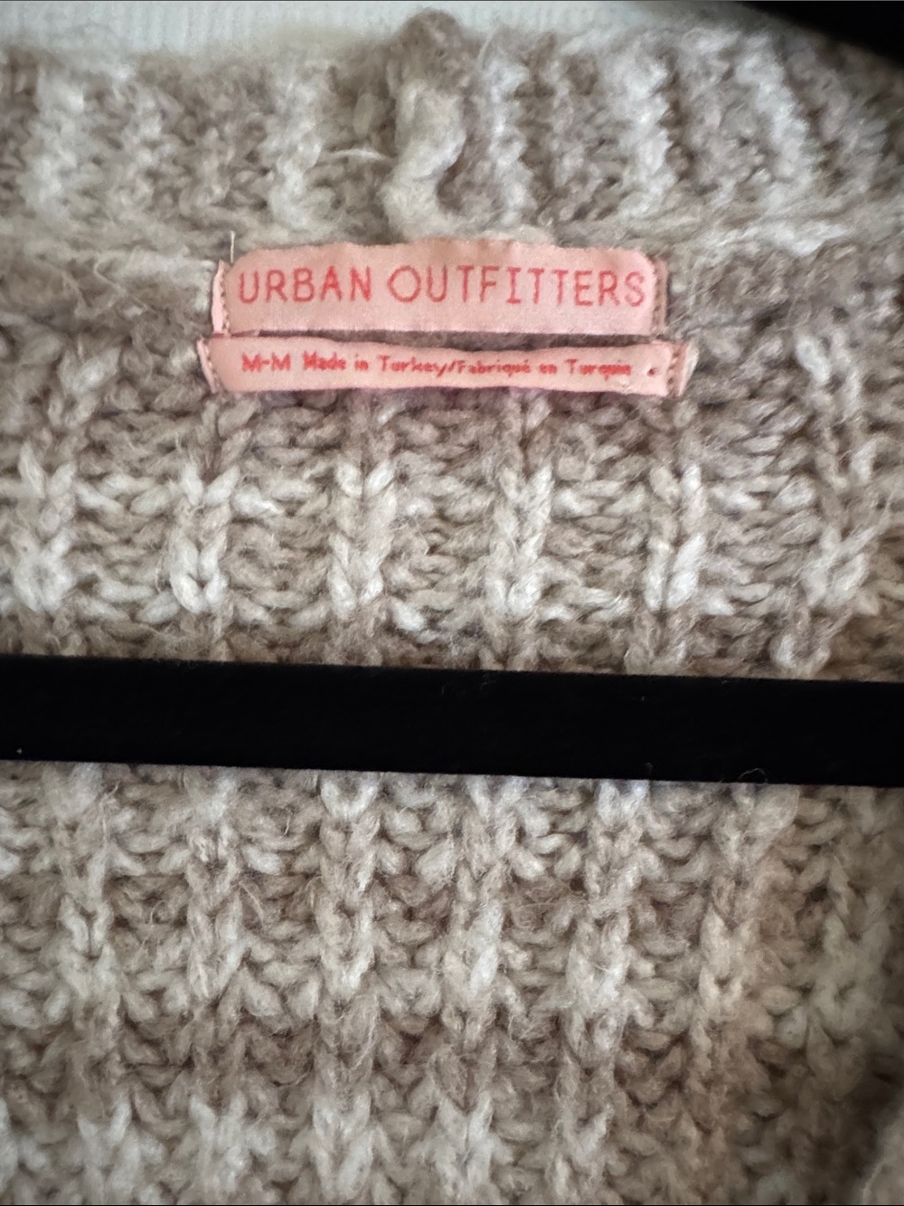 Urban Outfitters Beige and Cream Cropped V-Neck Cardigan - Picture 3 of 4